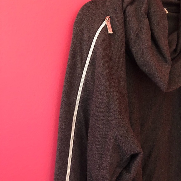 Michael Kors Sweater - Picture 6 of 8